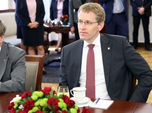 Der Politiker Daniel Günther bei einer Veranstaltung