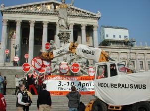 Eine Attac Demo gegen den Sozialabbau in Österreich