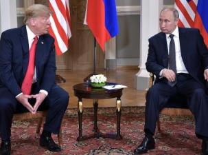 Trump und Putin bei einem Staatsbesuch 2019