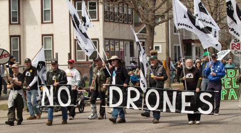 Eine Demo gegen Drohnen in Amerika