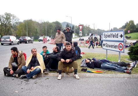 Mehrere Geflüchtete an der österreichischen Grenze