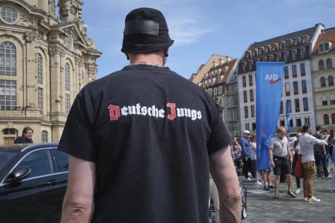 Ein Neonazi bei einer AfD Veranstaltung